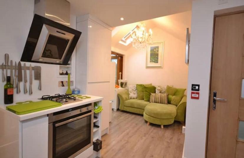 Compact, Central Apartment, Dog Friendly. Kingsbridge  Luaran gambar
