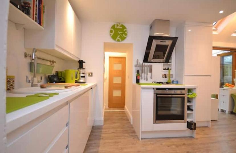 Compact, Central Apartment, Dog Friendly. Kingsbridge  Luaran gambar